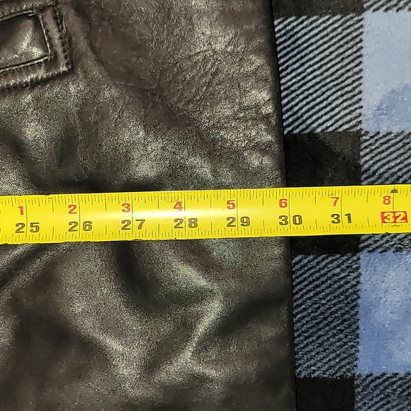 Vintage. 90s. Claiborne Outerwear. Lambskin leather jacket. Men's size XL - Picture 10 of 16